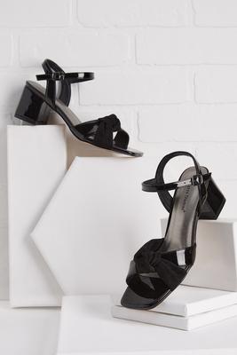 strut on by heels