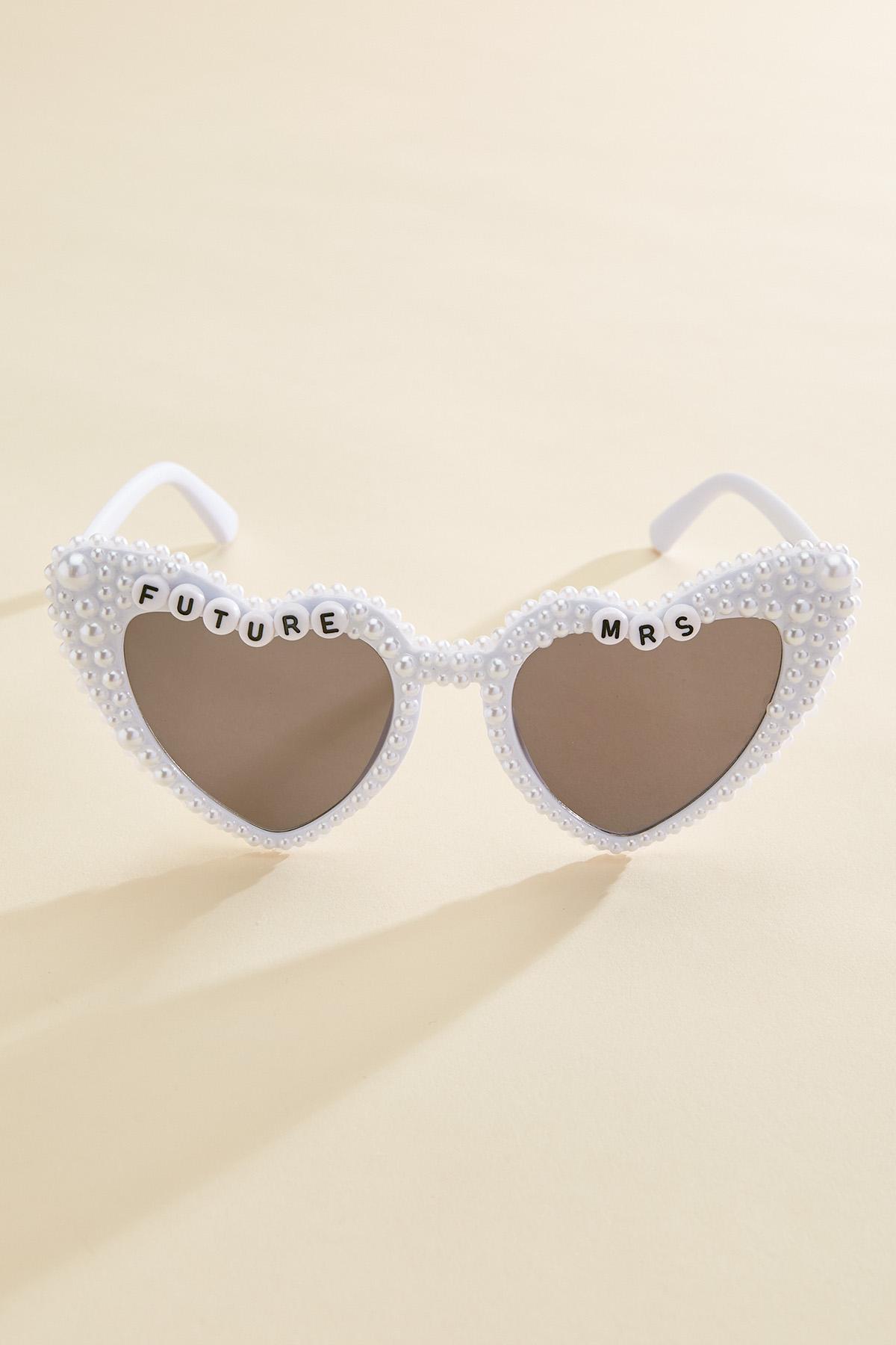 Versona | pearly bride heart cat eye sunglasses