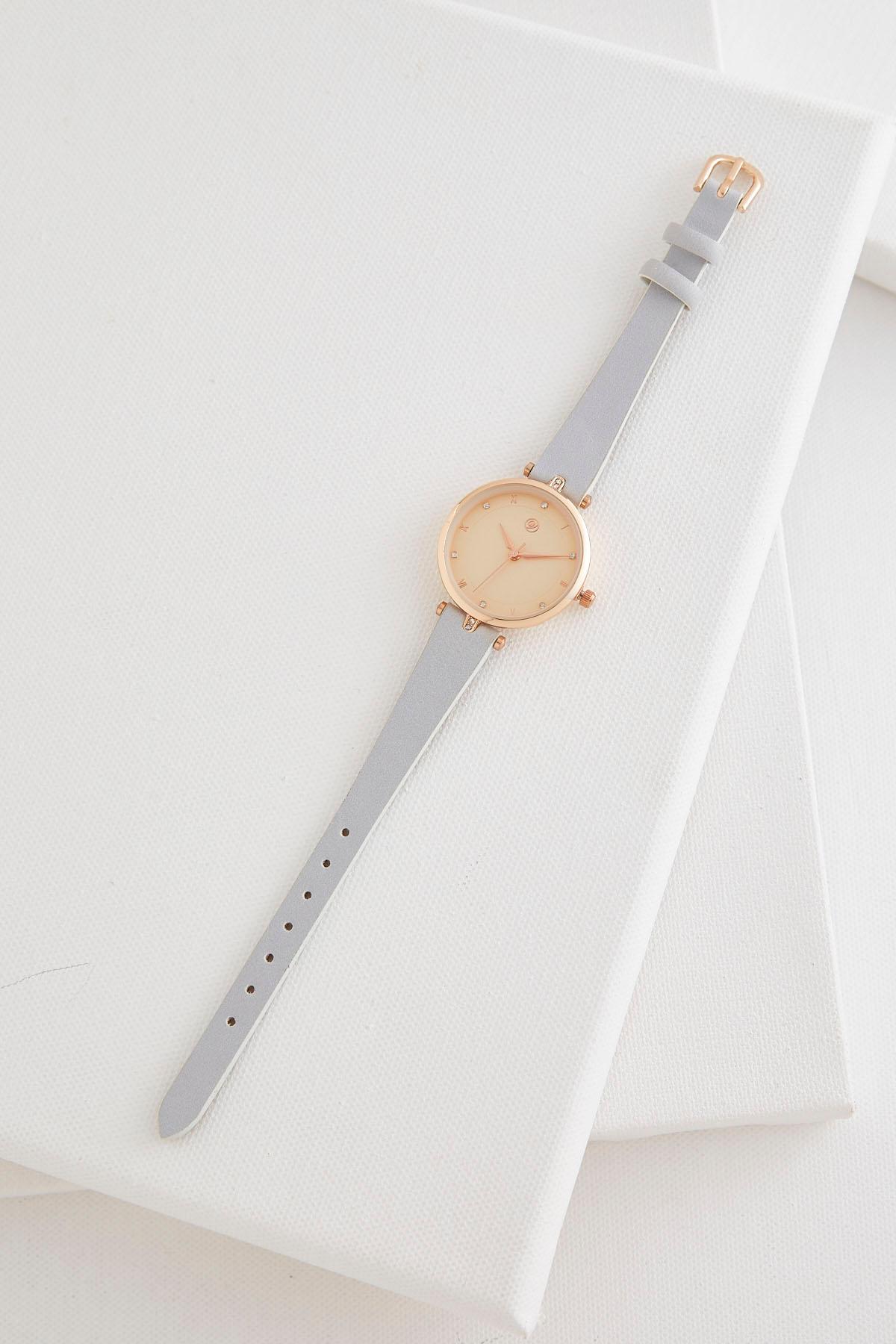 Minimalistic Faux Leather Band Watch