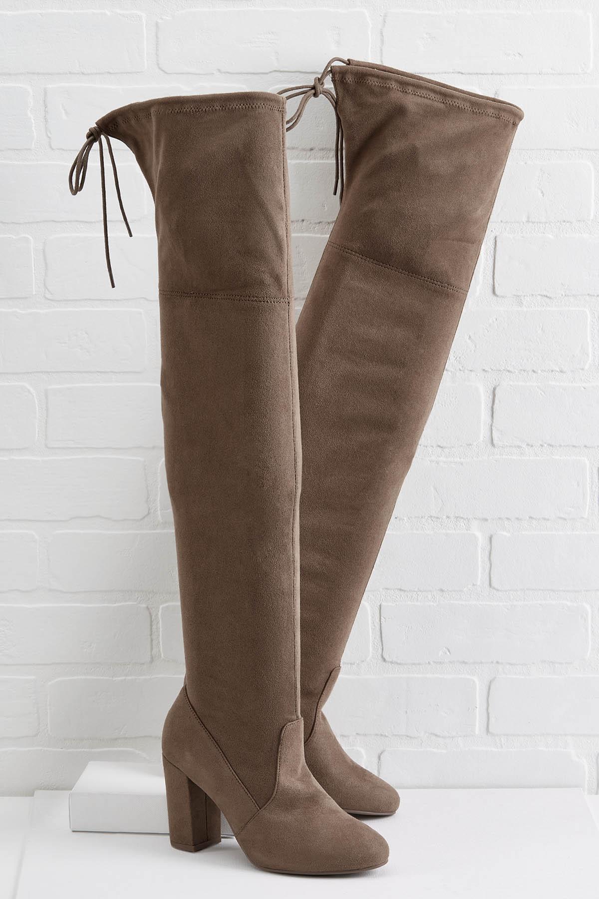 moon boots suede
