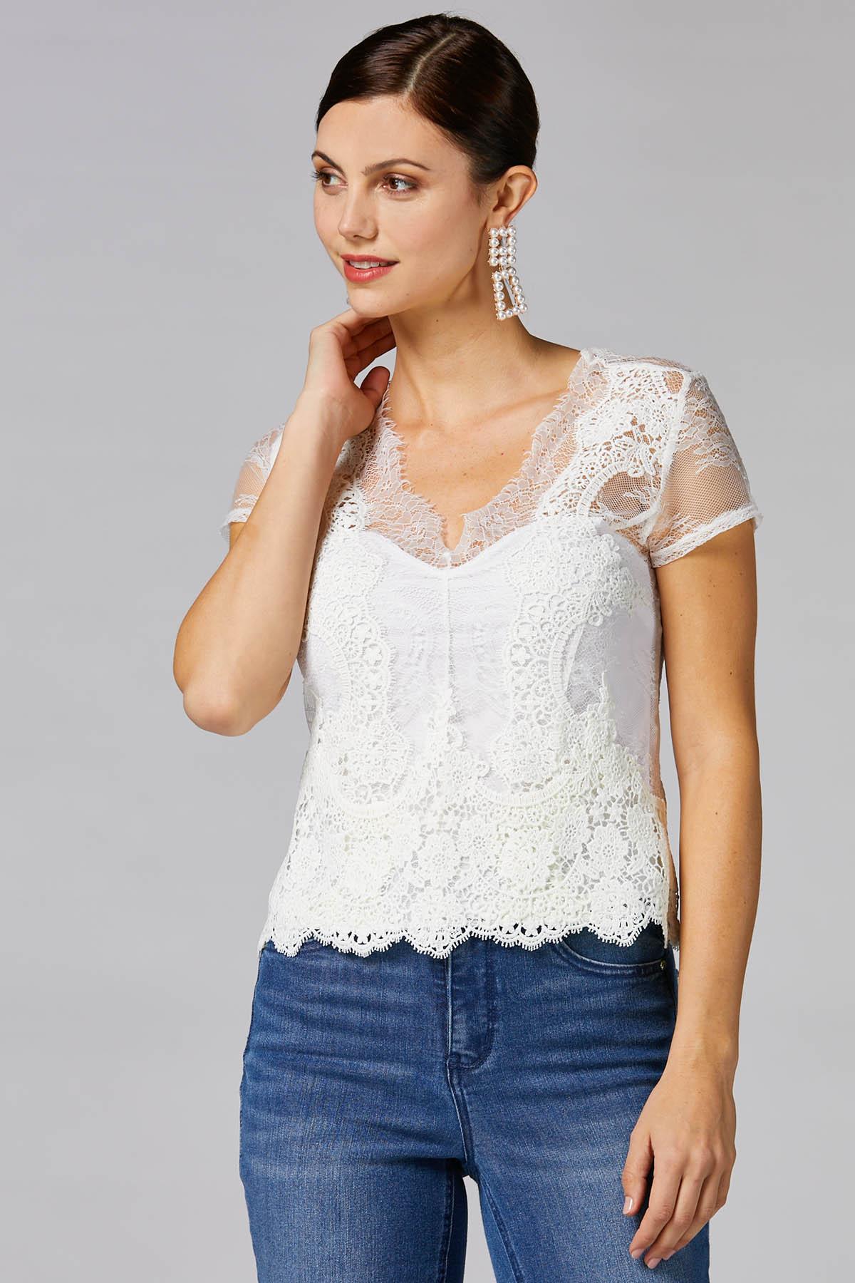 Versona  caché white lace top